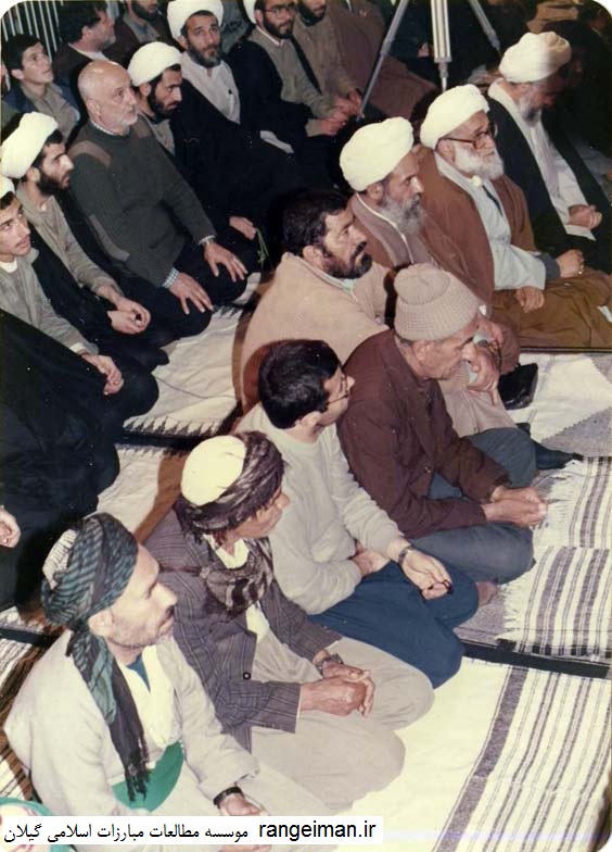 در حال استماع نماز جمعه تهران- حجج اسلام قربانی، احسانبخش، یکتا و شفیعی دیده می شوند