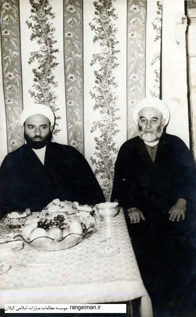 از راست حجت الاسلام موسی یکتا و پسرش حجت الاسلام عبدالعظیم یکتا