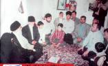 تصاویری از حضور سرزده رهبر انقلاب در منزل شهیدان یوسفی پیربازاری